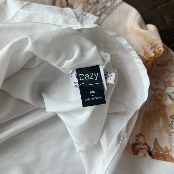 Romantic Boho Maxi Dress with Long Sleeves and Victorian Print - Picture 9 of 11